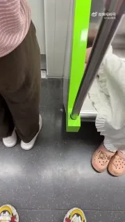 一觉醒来，鞋没了 😐 地铁 小惩罚