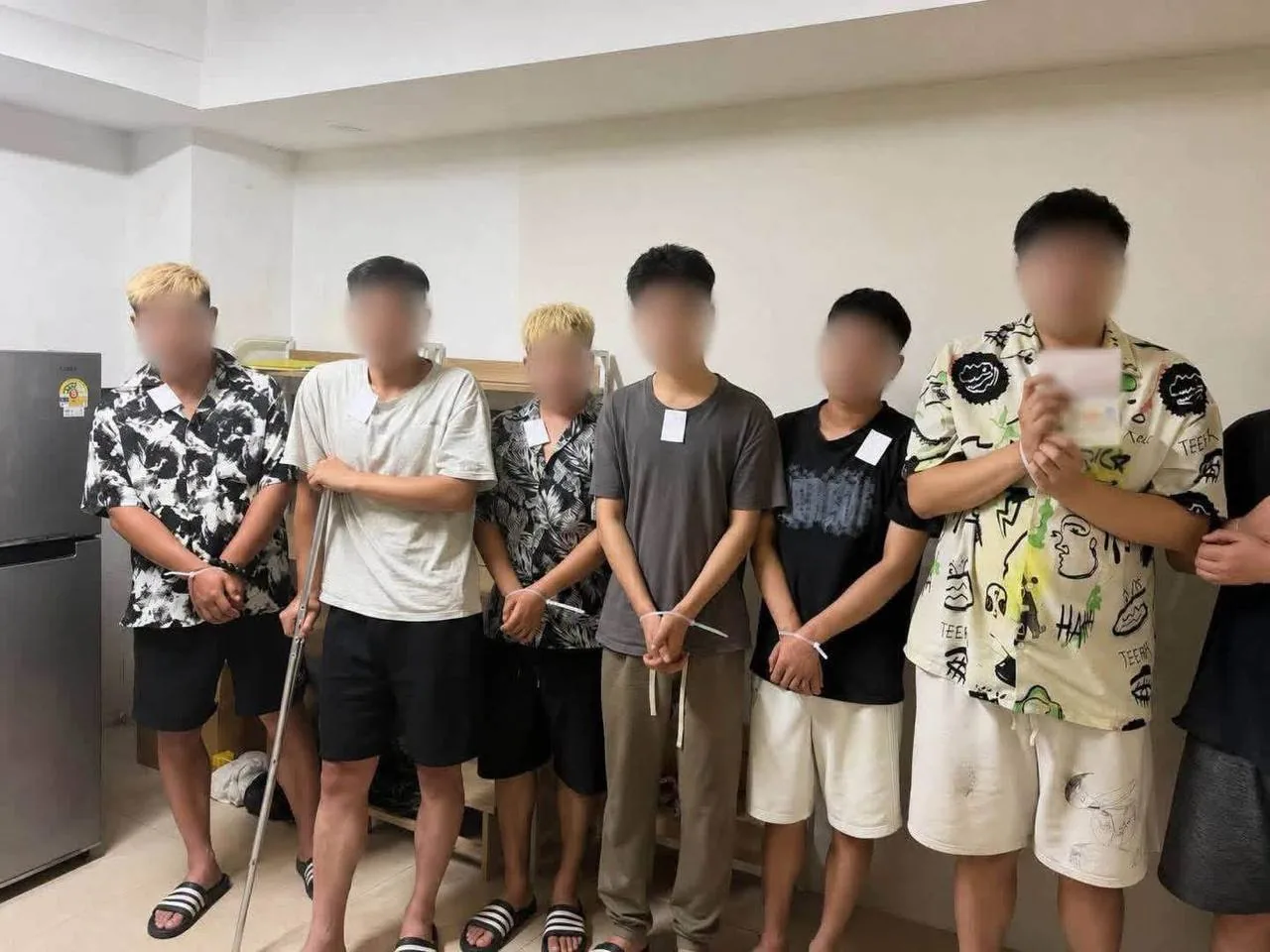 #柬埔寨资讯:西港突袭涉嫌网络诈骗地点,25人被捕 图片 2