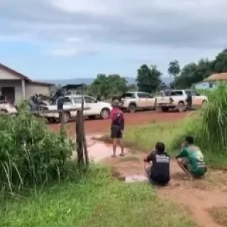 #金三角特外东鹏老挝警察正在挨家挨户检查，有两个地方已经被包围了。